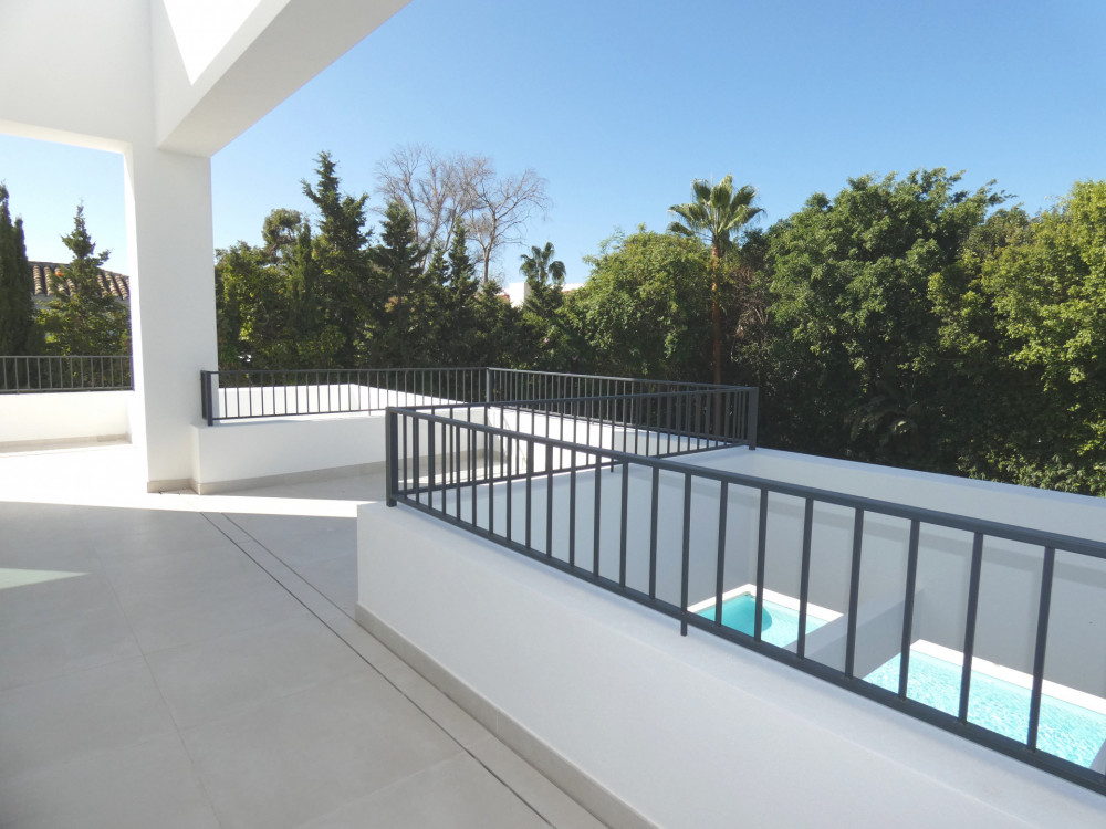 House for sale and for rent in Atalaya Beach Image 4