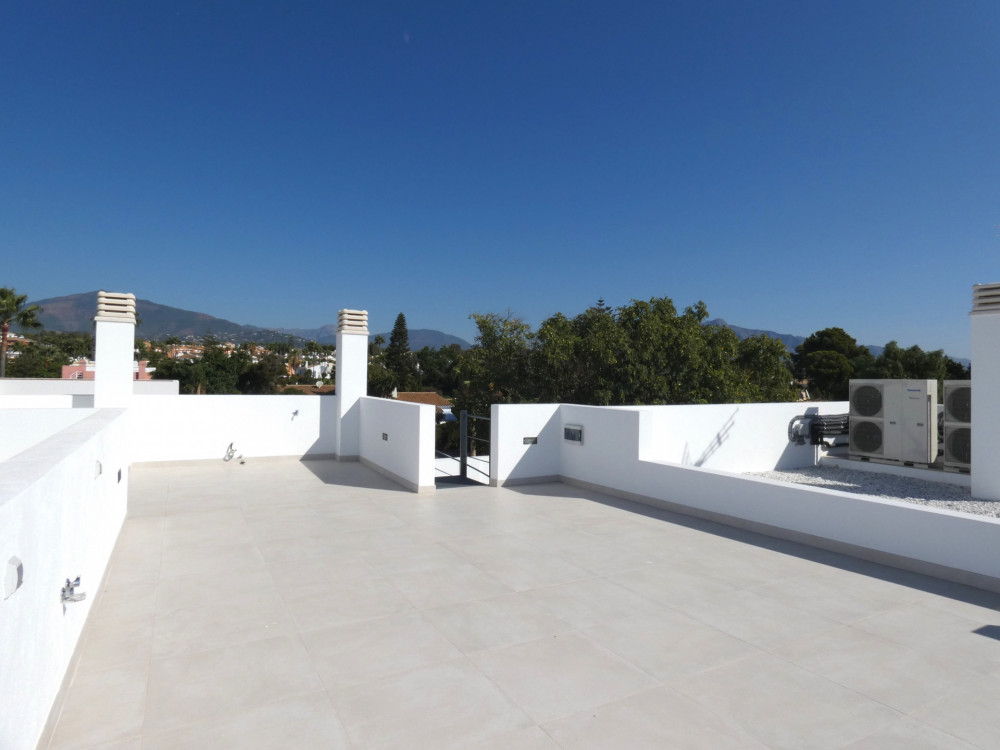 House for sale and for rent in Atalaya Beach Image 11
