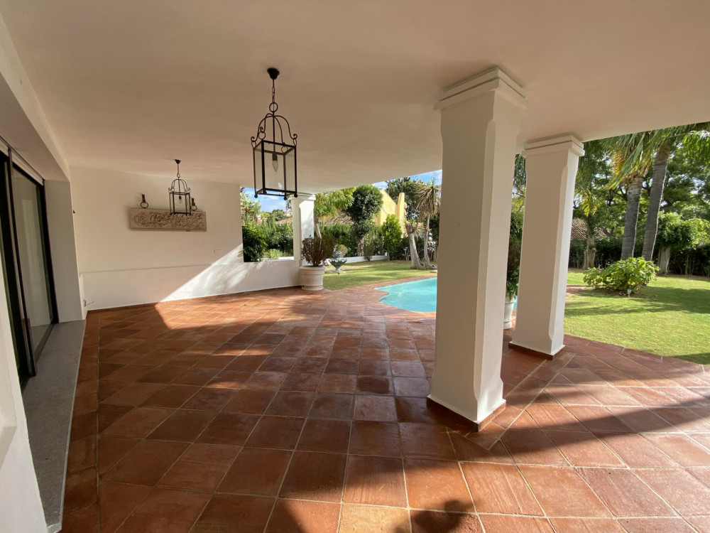 Villa for sale in Guadalmina Baja, San Pedro de Alcantara Image 20