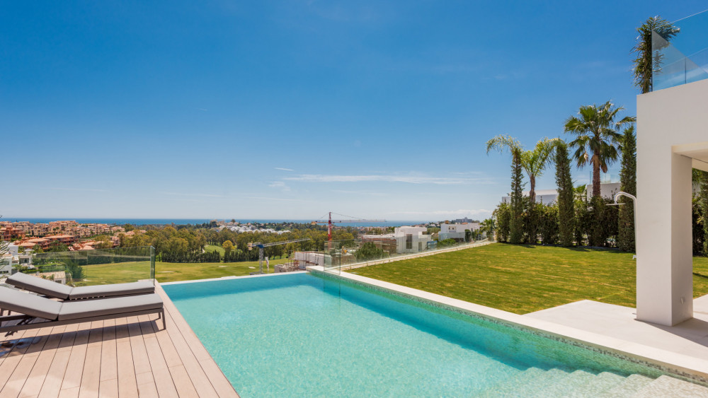 A SPECTACULAR 6 BEDROOM CONTEMPORARY VILLA WITH AMAZING VIEWS OF THE GOLF AND... Image 6