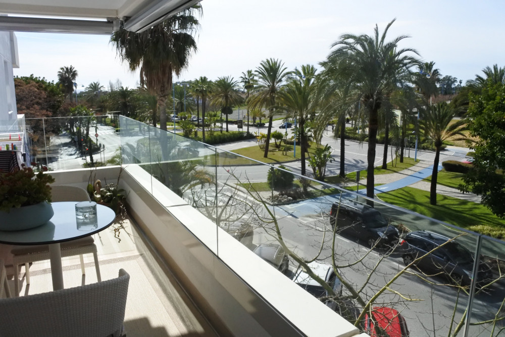 Exceptional APARTMENT located in the heart of the New San Pedro Alcantara. Image 1