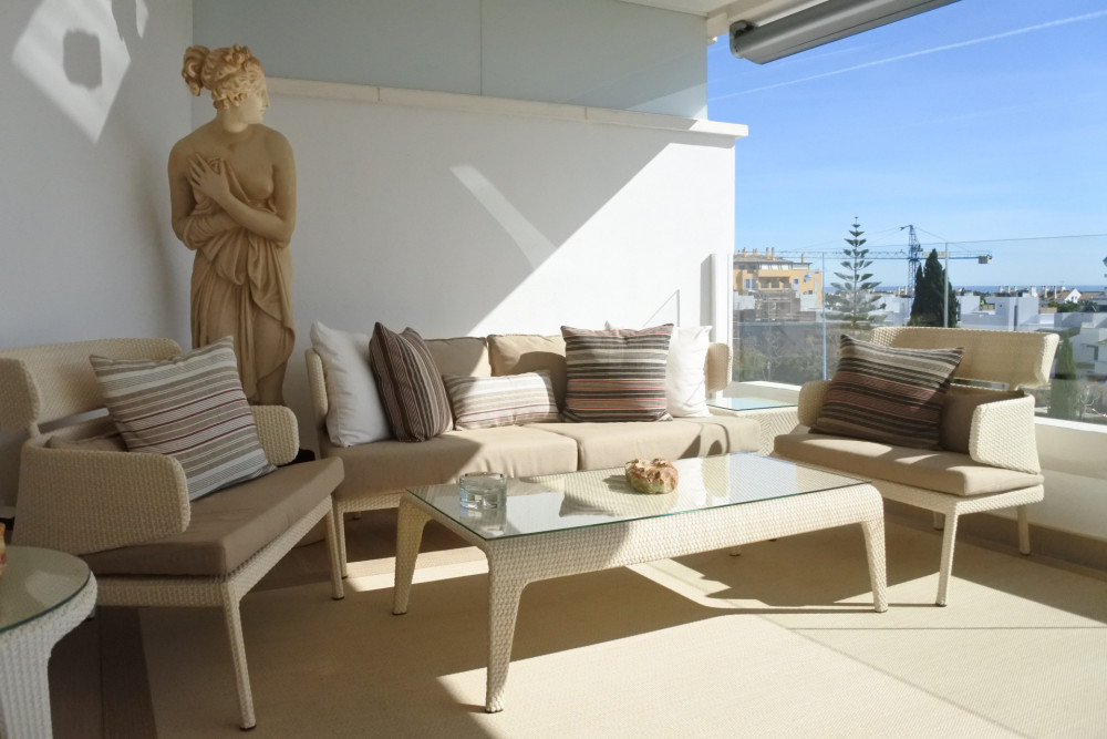 Exceptional APARTMENT located in the heart of the New San Pedro Alcantara. Image 3