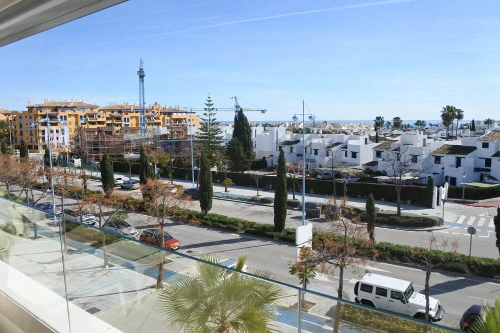 Exceptional APARTMENT located in the heart of the New San Pedro Alcantara. Image 10