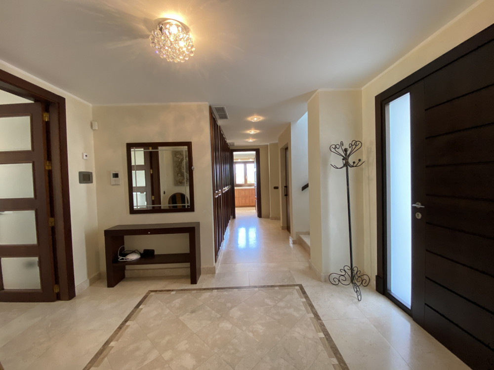 Pretty villa in a gated community on the Golden Mile! Image 20