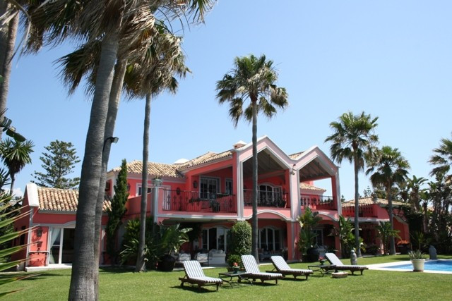 Very private frontline beach villa in Casasola/Guadalmina Baja - on the borde... Image 2