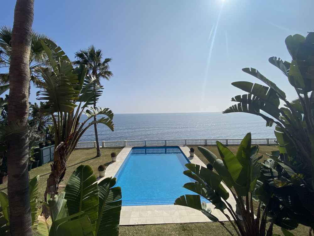 Very private frontline beach villa in Casasola/Guadalmina Baja - on the borde... Image 22