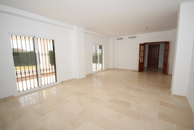Andalucian style modern villa in popular Nueva ANdalucia, with walking distan... Image 7