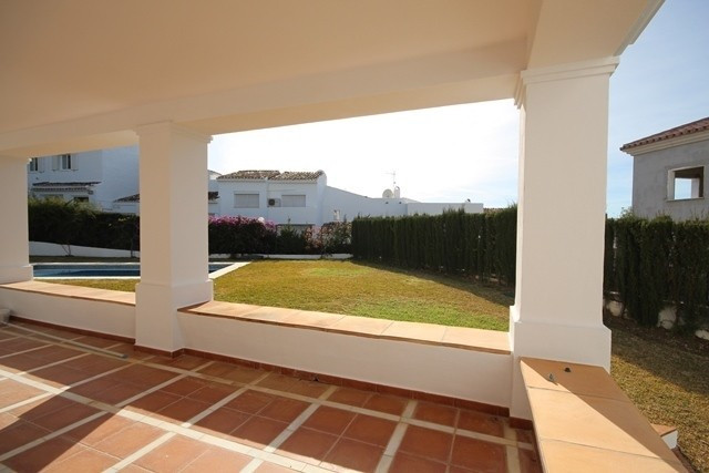 Andalucian style modern villa in popular Nueva ANdalucia, with walking distan... Image 24
