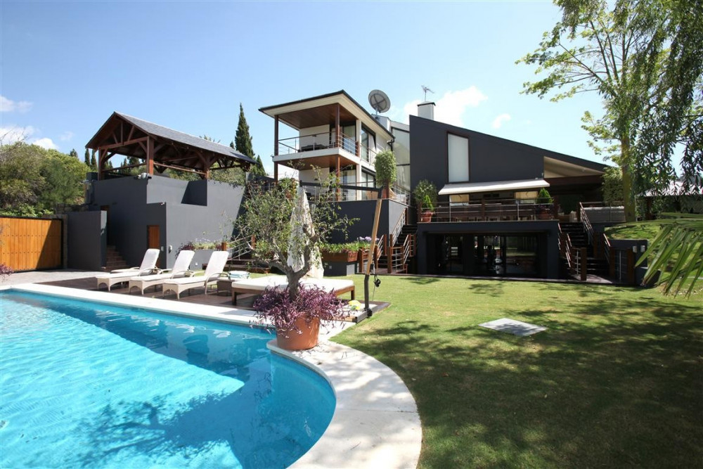 Beautiful villa in Nueva Andalucia Image 38