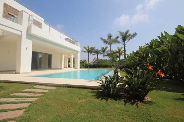 Modern villa 250 from the beach in Casasola/Guadalmina baja Image 29