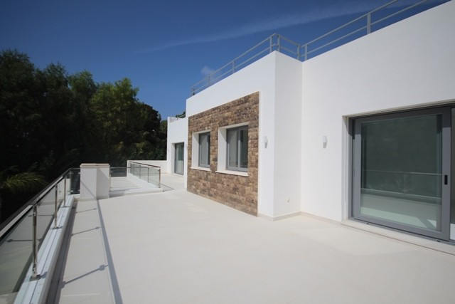 Modern villa 250 from the beach in Casasola/Guadalmina baja Image 48