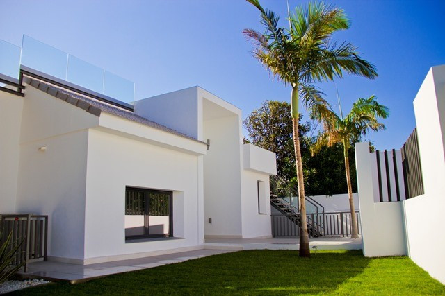 Completely refurbished villa by the Guadalmina Golf course Image 14