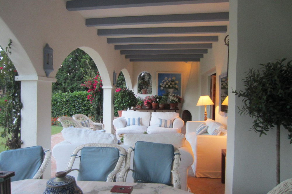 Classical large villa suitable as a Bed&amp;Breakfast in lower Calahonda Image 4