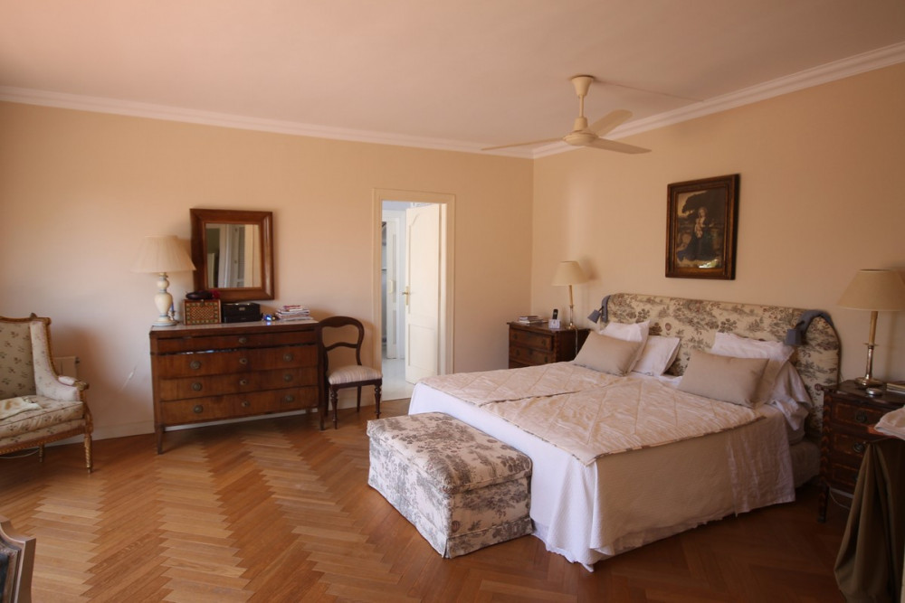 Classical large villa suitable as a Bed&amp;Breakfast in lower Calahonda Image 10