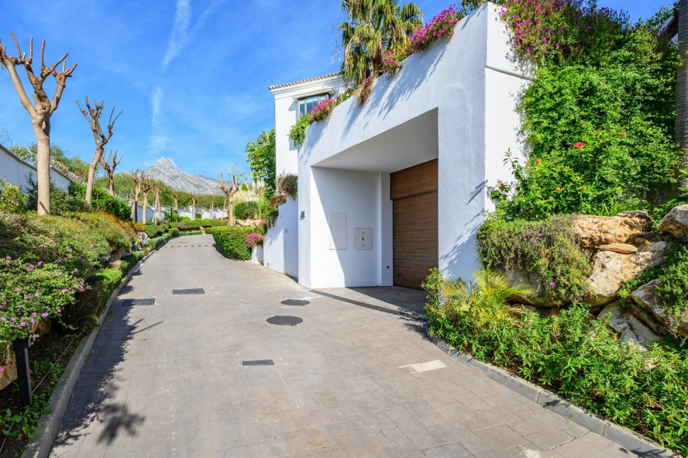 Large townhouse with private garden in a gated community on The Golden Mile Image 22