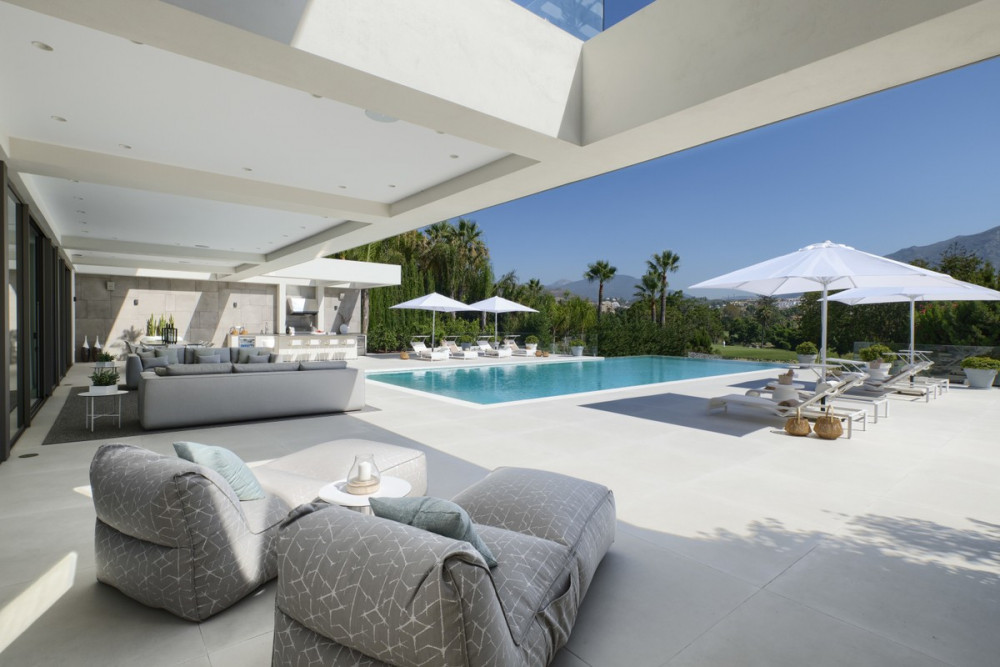 Possibly the most spectacular villa in Nueva Andalucia Image 3