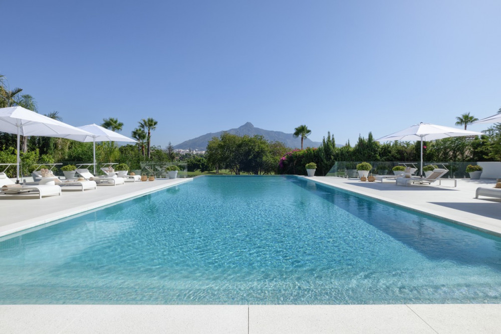 Possibly the most spectacular villa in Nueva Andalucia Image 78