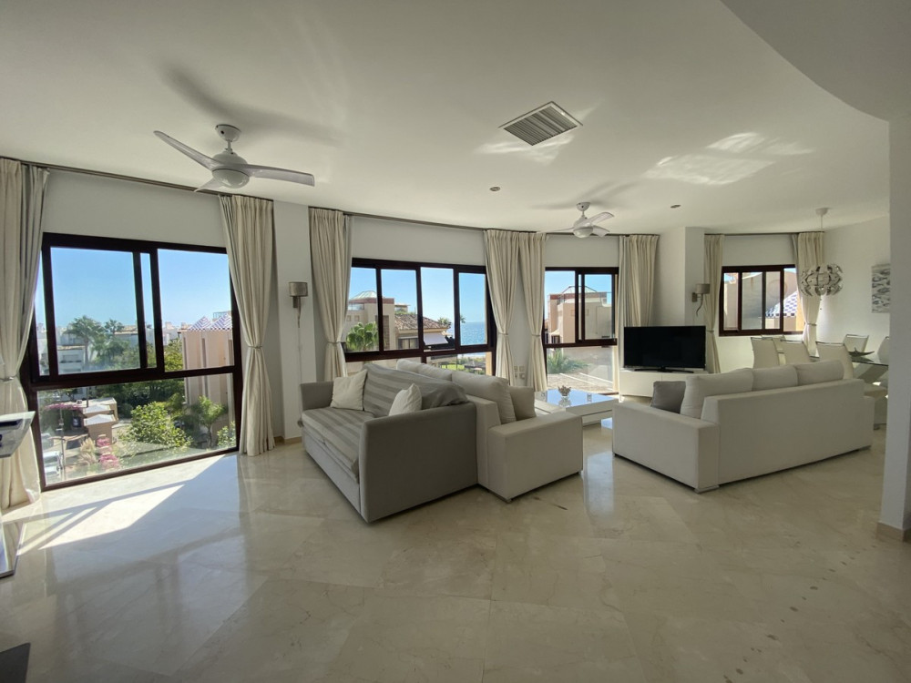 Beautiful penthouse with panoramic views, located 100 meters from the sandy b... Image 9