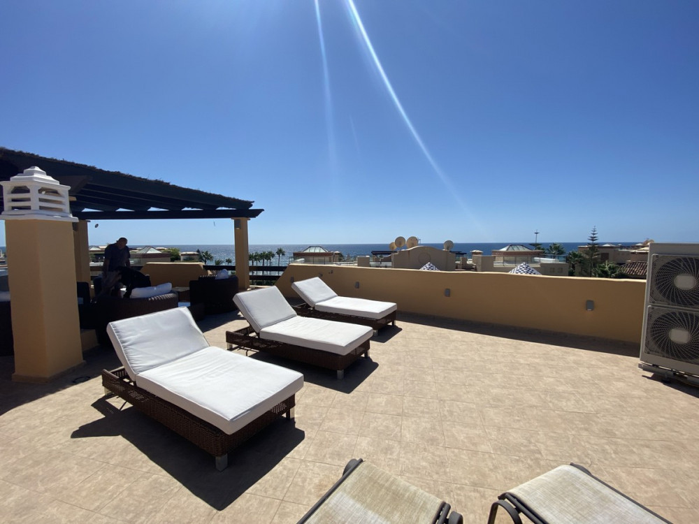 Beautiful penthouse with panoramic views, located 100 meters from the sandy b... Image 23