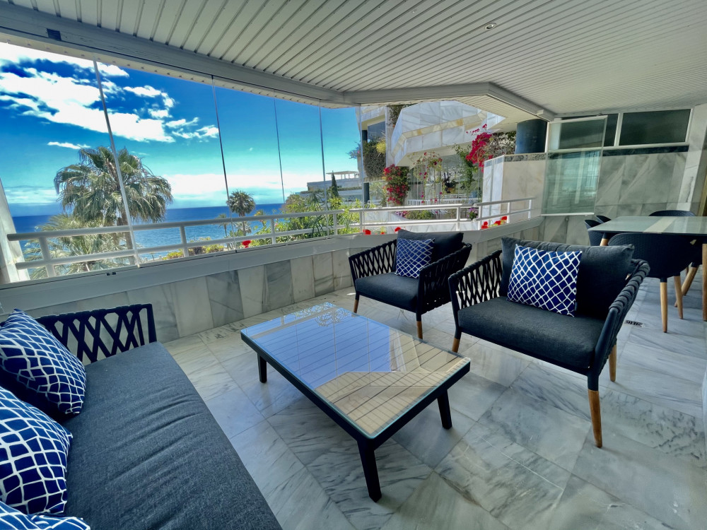 Front line beach apartment on the prime Golden Mile, located between Puente R... Image 3