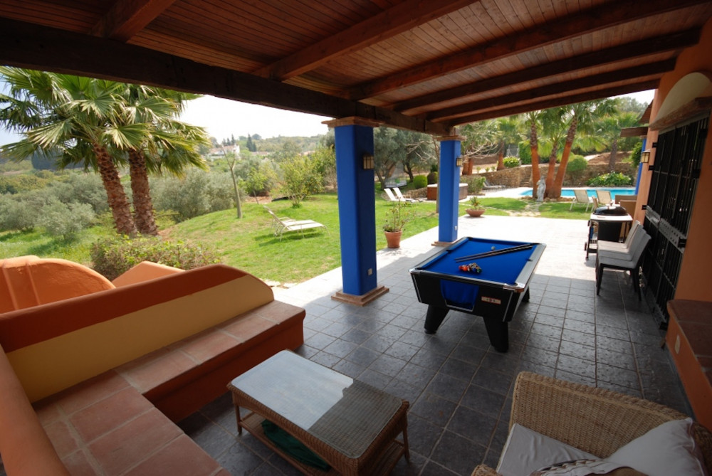 Exceptional countryside villa plus guest house, close to town and all ameniti... Image 25