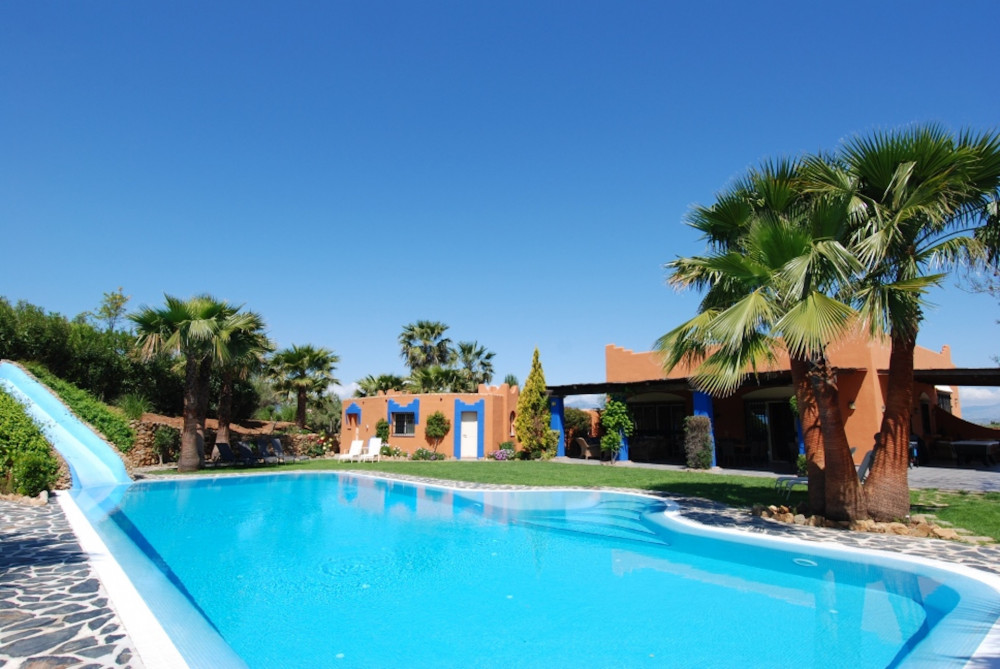 Exceptional countryside villa plus guest house, close to town and all ameniti... Image 34