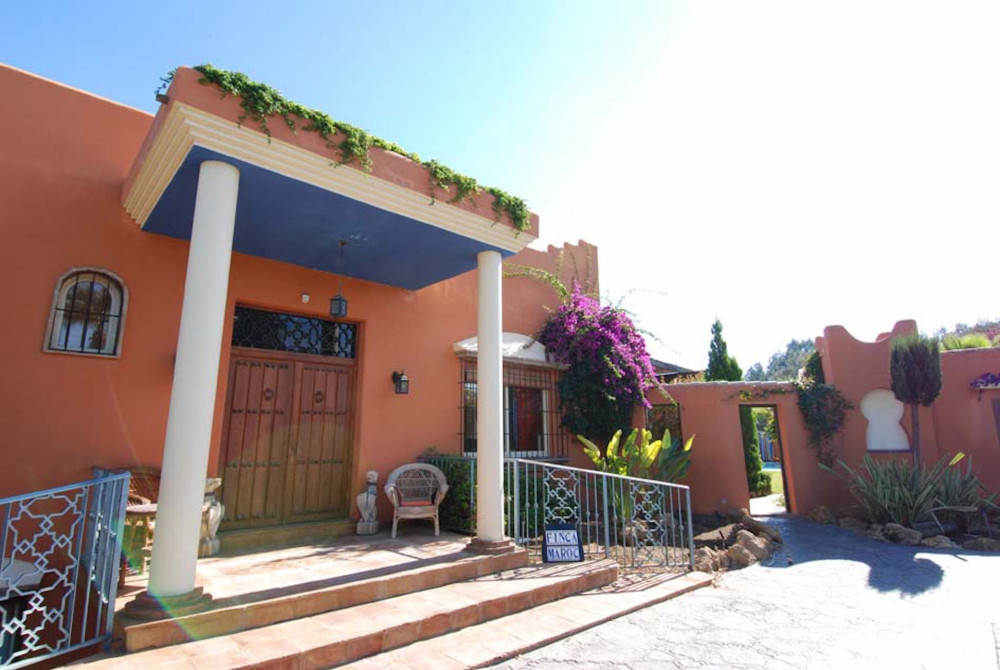 Exceptional countryside villa plus guest house, close to town and all ameniti... Image 42
