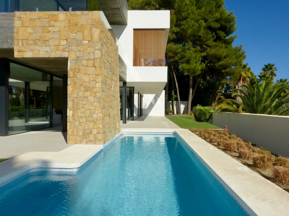 Nagüeles - Immaculate 5 bedroom luxury villa - sea views - completed 2020 Image 2