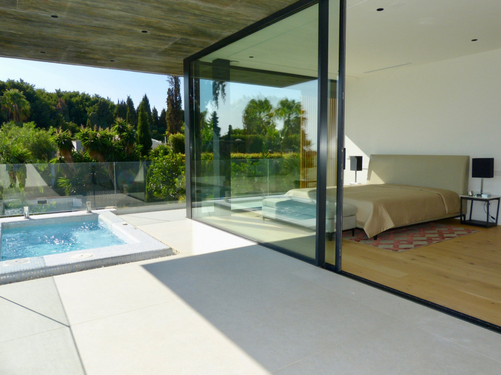 Nagüeles - Immaculate 5 bedroom luxury villa - sea views - completed 2020 Image 9