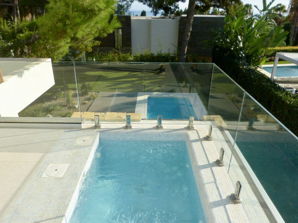 Brand new 4 bedroom villa - superb condition - private pool &amp; gardens -... Image 11