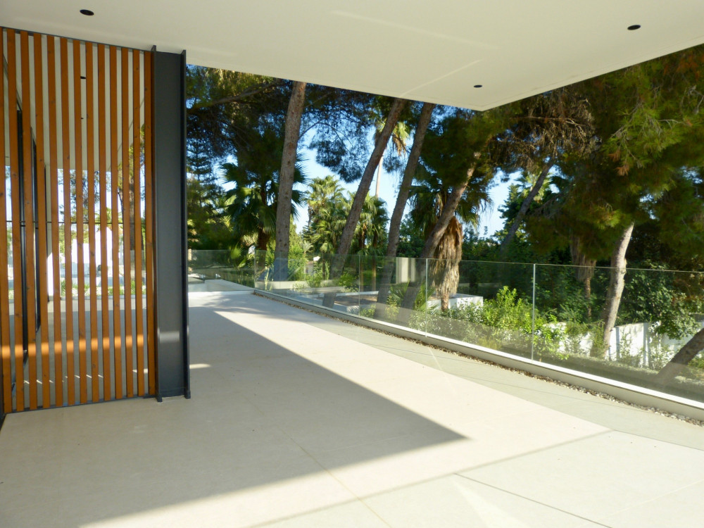 Brand new 4 bedroom villa - superb condition - private pool &amp; gardens -... Image 14