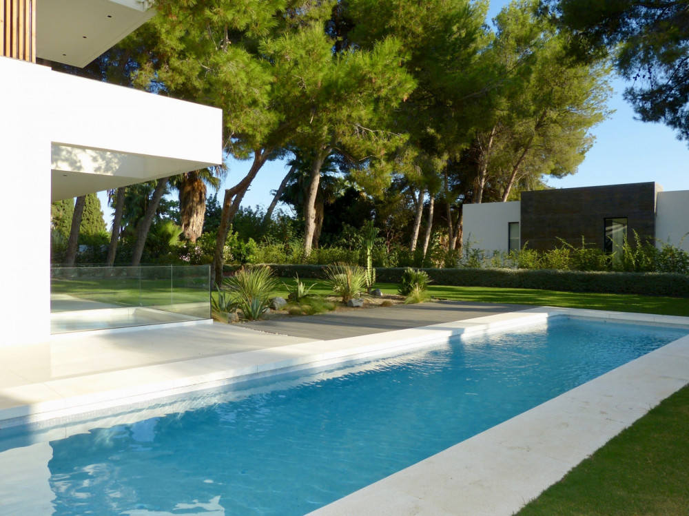 Brand new 4 bedroom villa - superb condition - private pool &amp; gardens -... Image 19