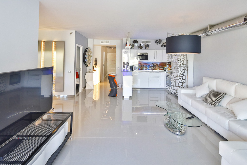 Recently refurbished three bedrooms apartment in Puerto Banus Image 2