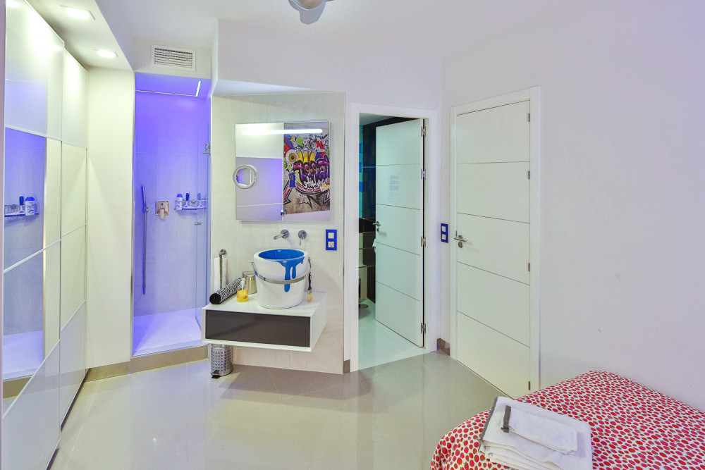 Recently refurbished three bedrooms apartment in Puerto Banus Image 7