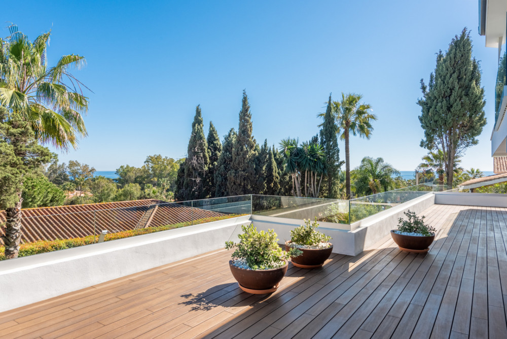 Stunning villa  totally refurbished in Marbella east with sea views and key r... Image 30