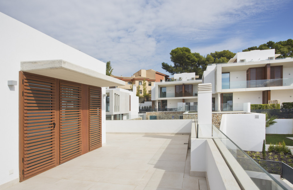 STUNNING CONTEMPORARY 3-BEDROOM SEMI-DETACHED VILLA ON EXCLUSIVE GOLDEN MILE... Image 16