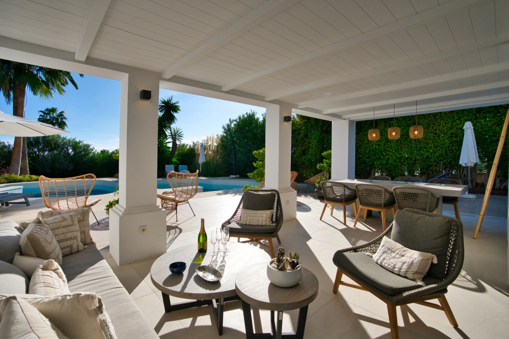 Luxury Modern Villa in Nagueles Image 12
