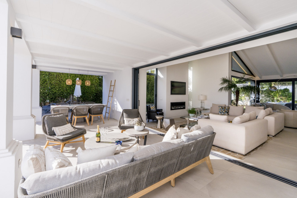 Luxury Modern Villa in Nagueles Image 16