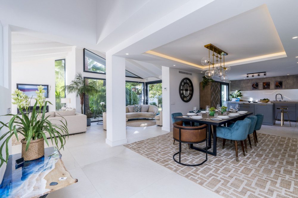 Luxury Modern Villa in Nagueles Image 22