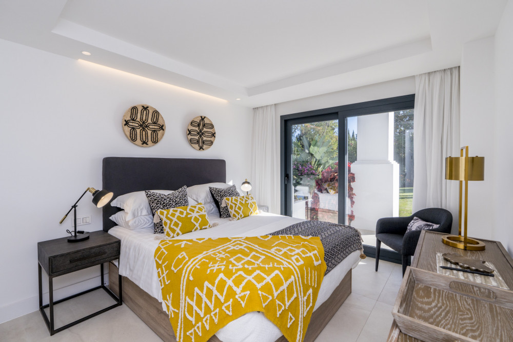 Luxury Modern Villa in Nagueles Image 31