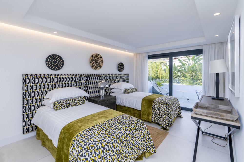 Luxury Modern Villa in Nagueles Image 34