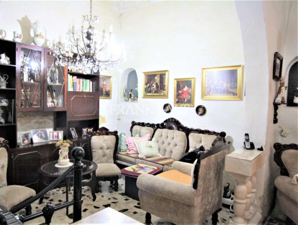 Tarxien, Unconverted Town House Image 3