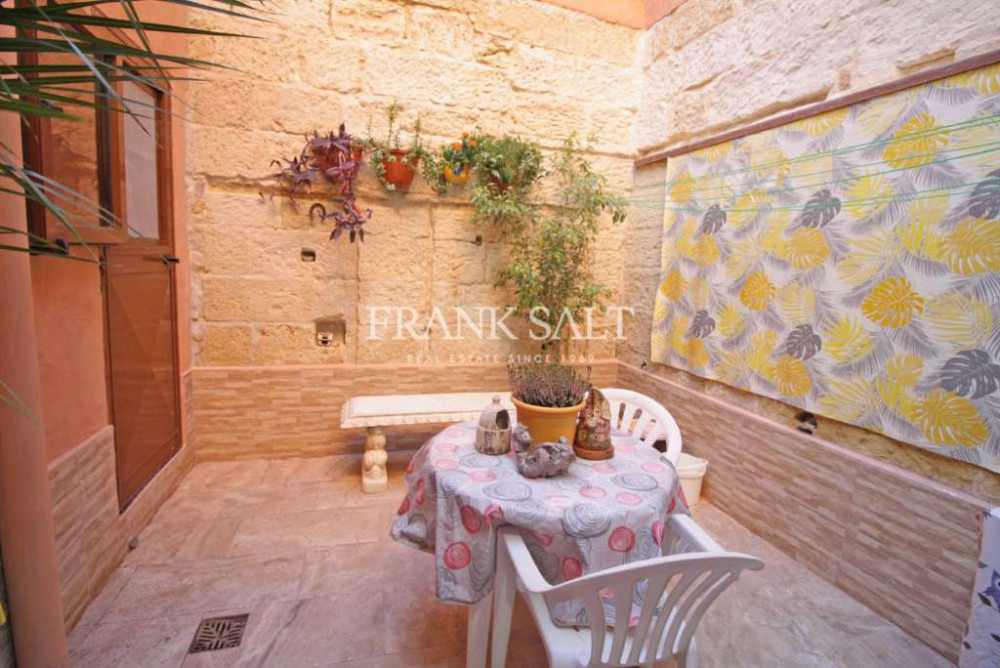 Zejtun, Furnished House of Character Image 4