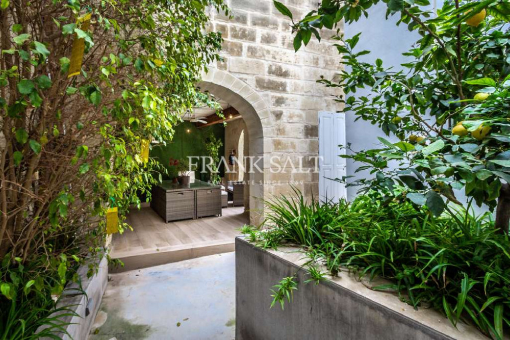 Naxxar, Furnished House of Character Image 6
