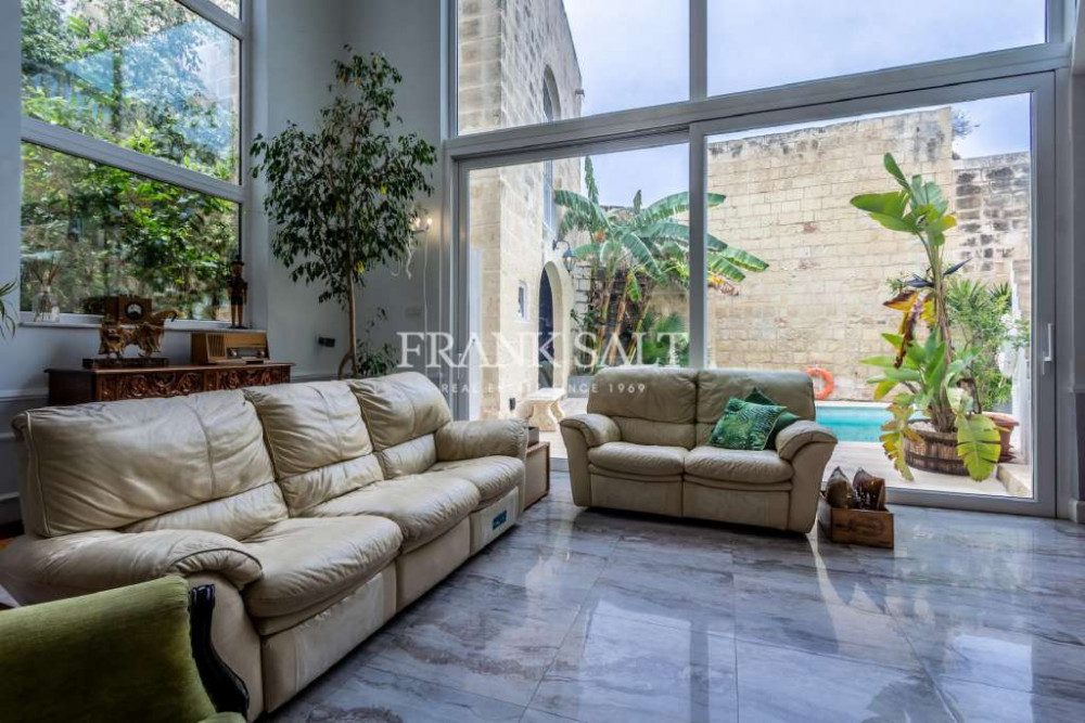 Naxxar, Furnished House of Character Image 7