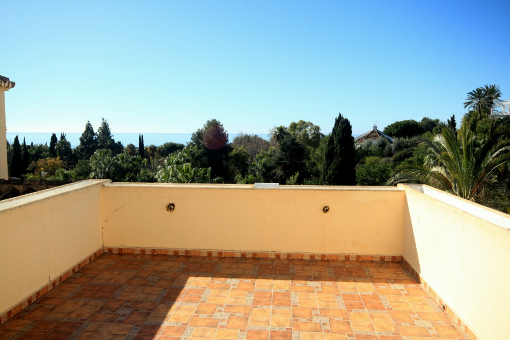 Villa with sea view, Golden Mile, Marbella Hill Club, for sale Image 23
