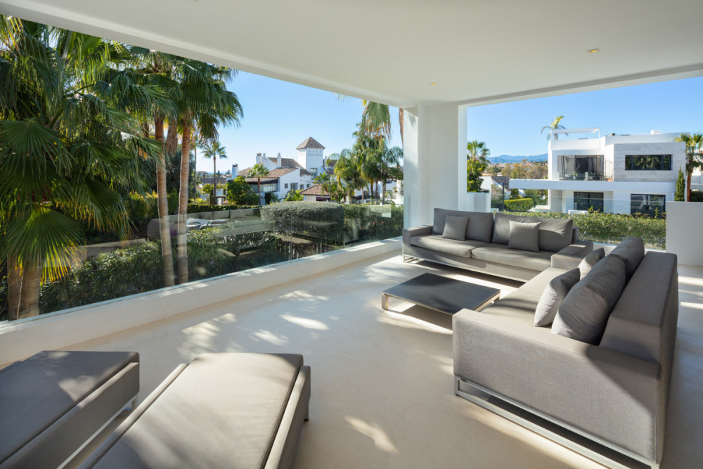 Modern villa located in a prestigious residential area within the Golden Mile... Image 21