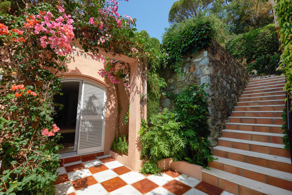 Traditional quality villa located in El Madroñal. Image 5