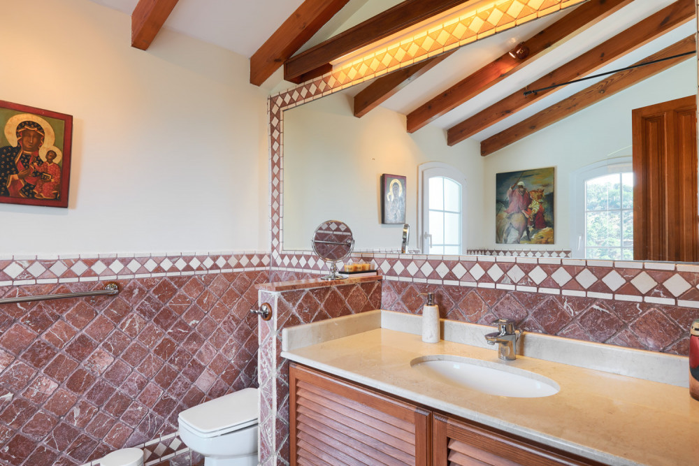 Traditional quality villa located in El Madroñal. Image 23