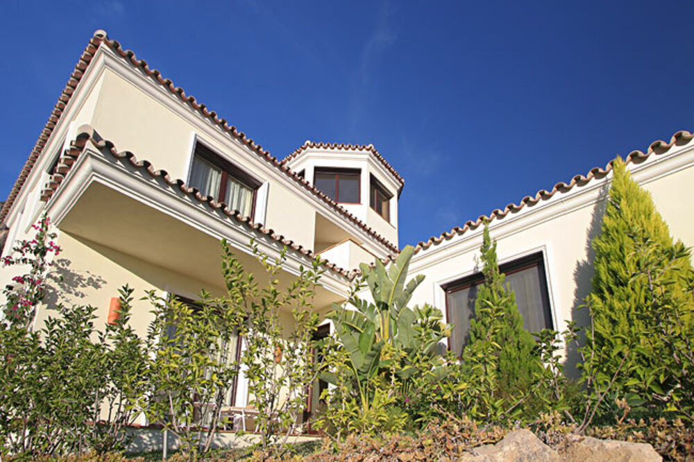Villa with panoramic views to the Mediterranean Sea and the Coast. Image 4